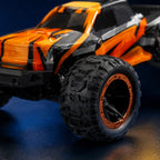 HBX 16889A Pro — voiture RC tout-terrain 1/16 — gros plan de la carrosserie et des pneus — Gift Mello