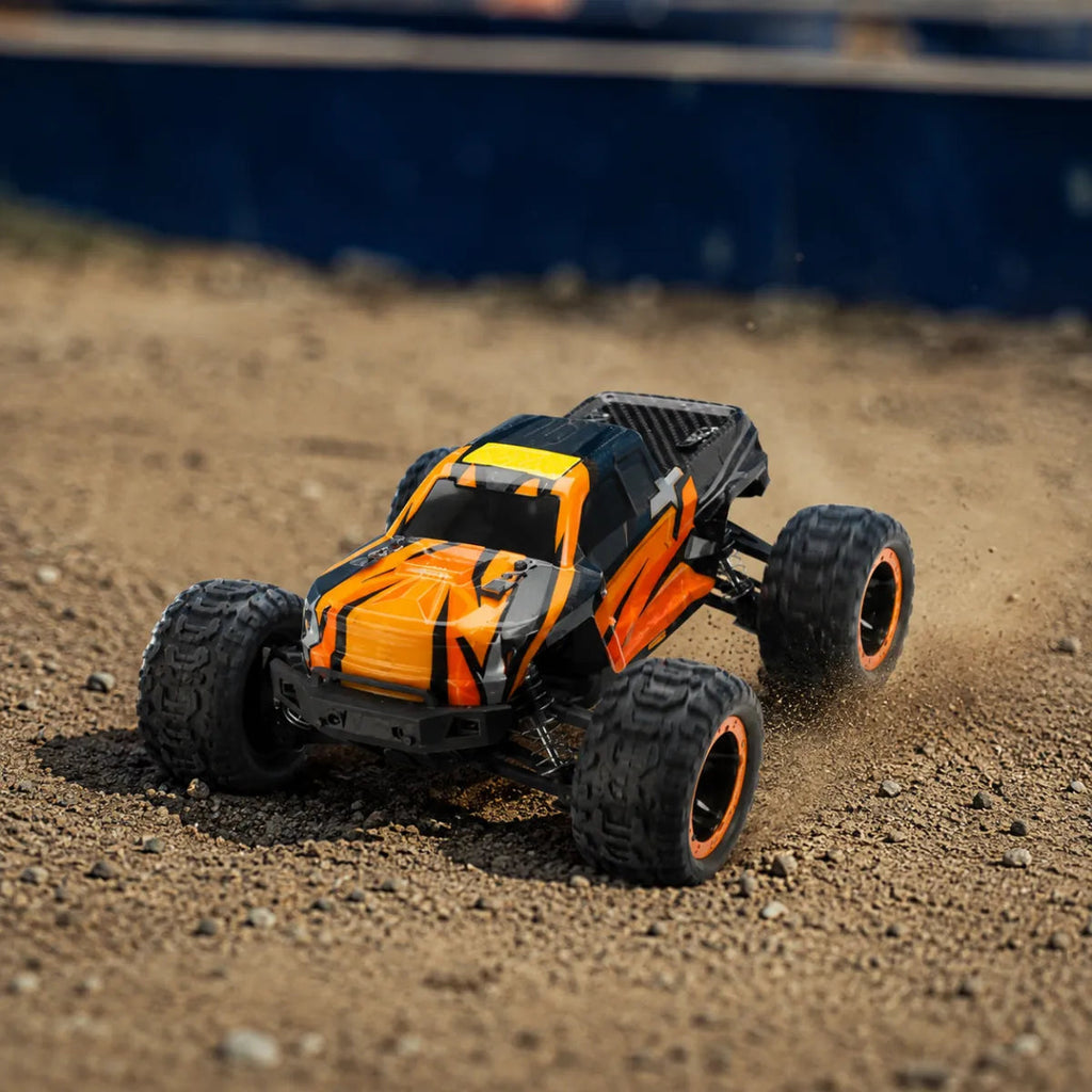 HBX 16889A Pro — voiture RC tout-terrain 1/16 — mise en situation miniature — Gift Mello