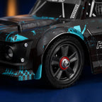 MJX Hyper Go 14301 — voiture RC drift 1/14 — gros plan de la carrosserie et des pneus — Gift Mello