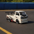 WPL D14S Suzuki Carry Brushless — voiture RC drift 1/10 — mise en situation miniature — Gift Mello