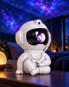 Projecteur ciel étoilé astronaute assis – Orbit Lounge – vue principale – Gift Mello