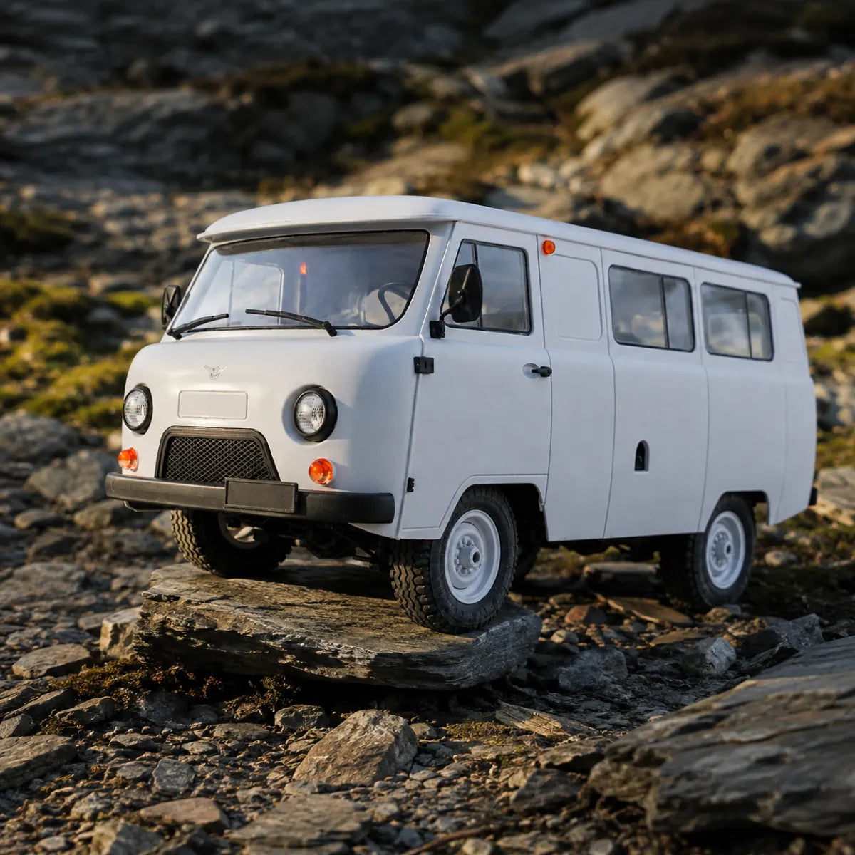 WPL C104 UAZ-452 RTR — voiture RC crawler 1/12 — mise en situation miniature — Gift Mello