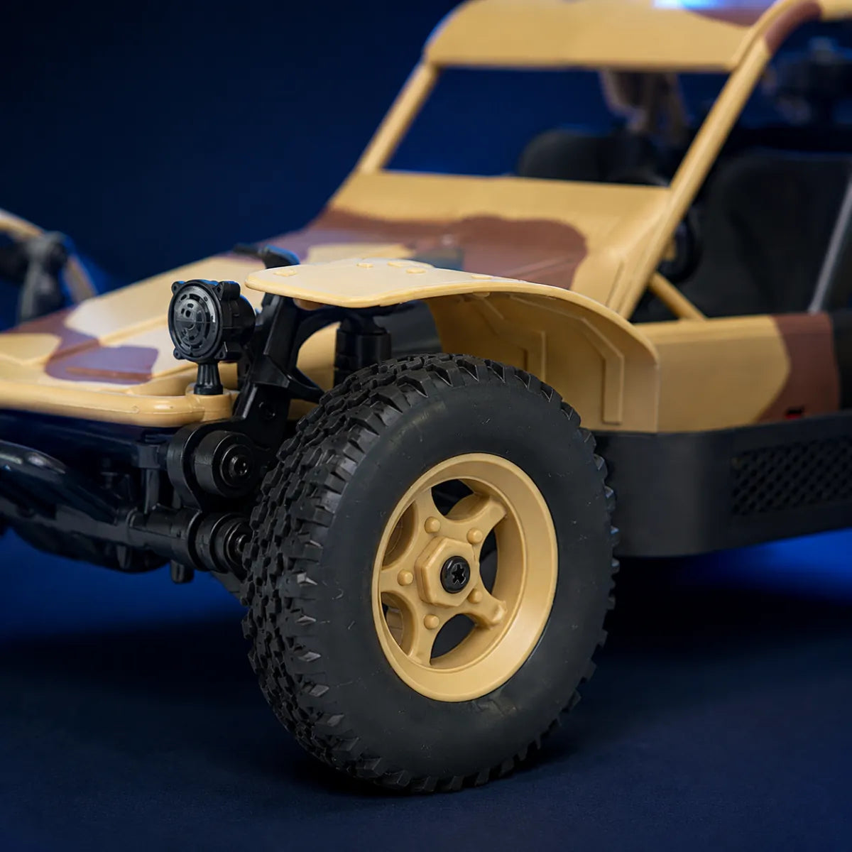 WPL WP-14 DPV RTR — voiture RC tout-terrain 1/16 — gros plan de la carrosserie et des pneus — Gift Mello
